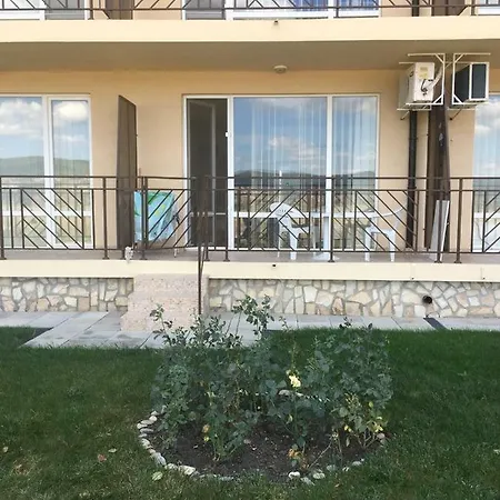 Апартаменты One-bedroom In Fort Orchid Солнечный берег